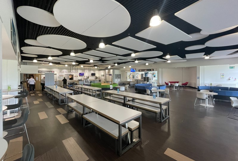 Hub restaurant layout