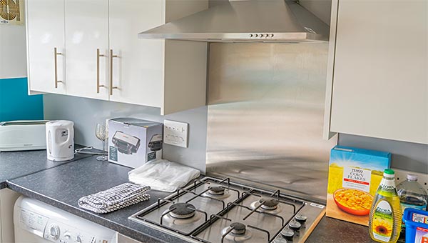 Kitchen hob with extractor unit